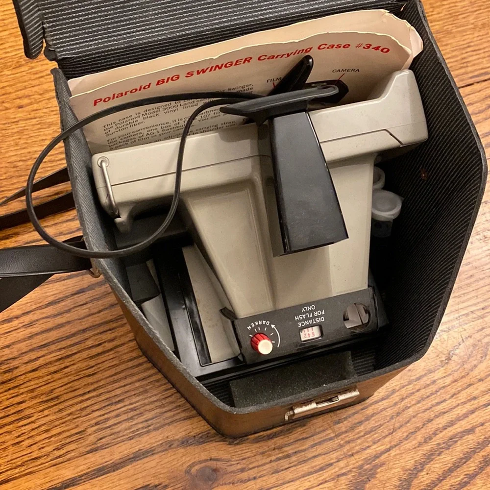Vintage Polaroid Big Swinger 3000 Land Camera Film Photography & Carrying Case